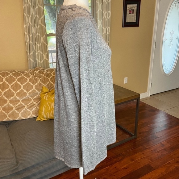 Chaser Long Sleeve Flounce Pocket Tee, Tri-blend Jersey, Streaky Gray, Size M - Picture 4 of 7